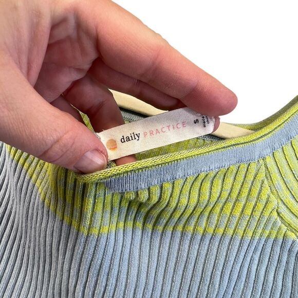 Anthro daily ritual daily PRACTICE SMALL top - Picture 9 of 10